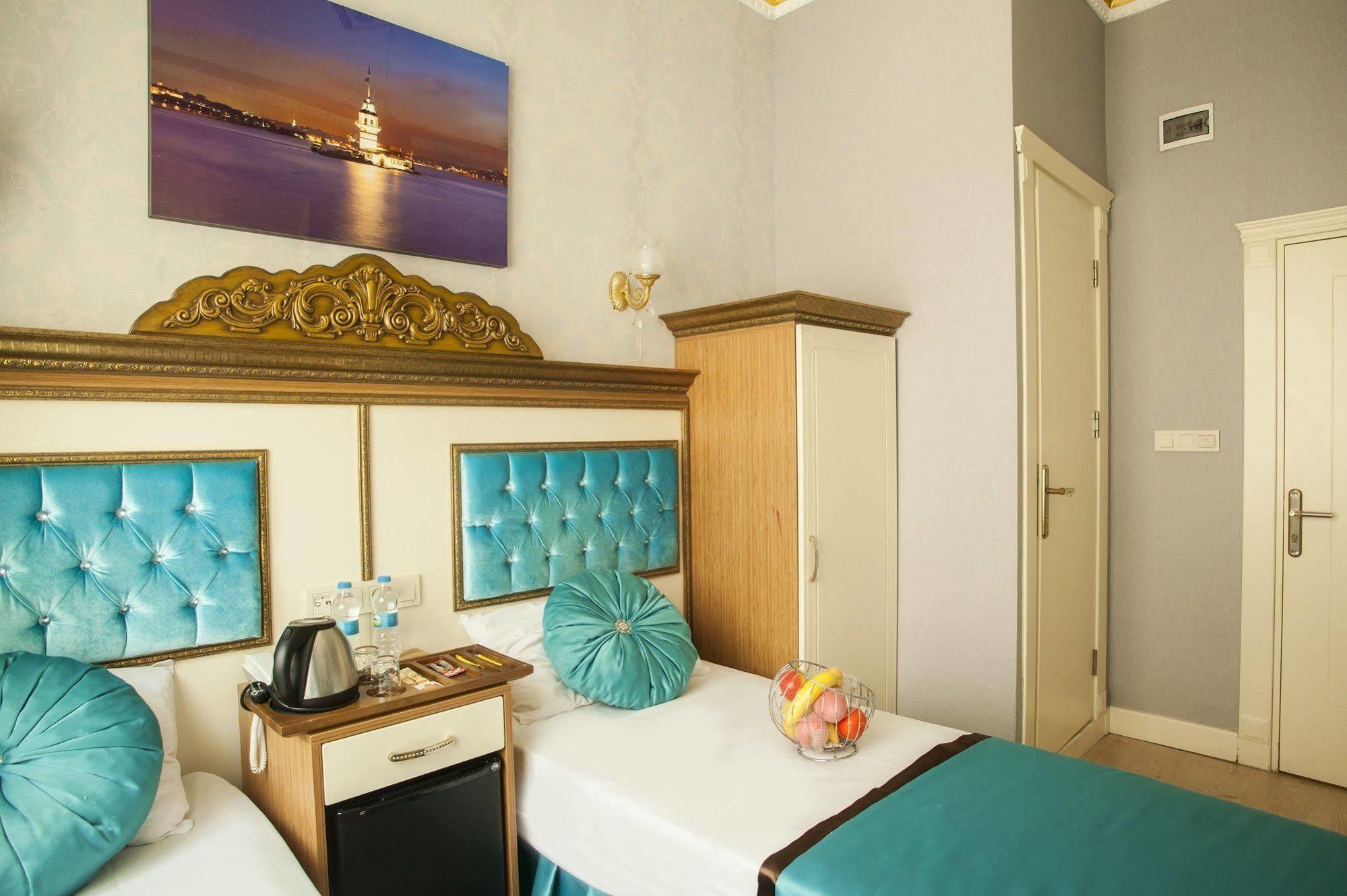 Hurriyet Hotel Istanbul Exterior photo